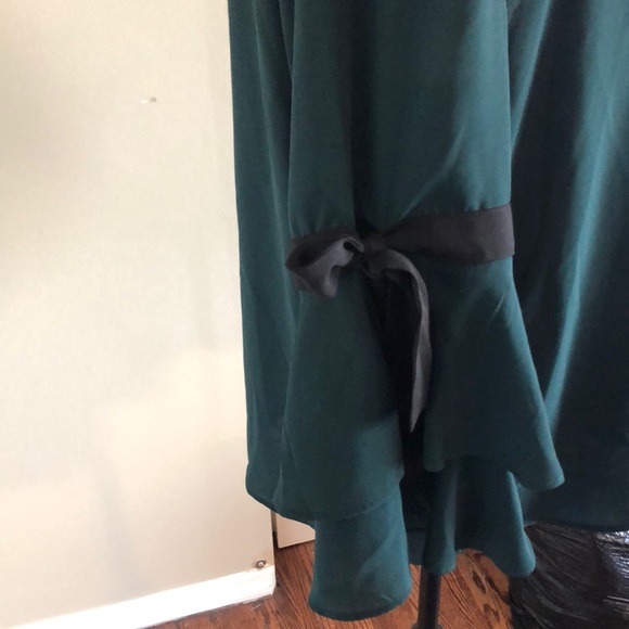 New York and Co Blouse - Picture 2 of 4